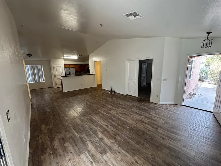 6701 E Shamrock St — Photo 4
