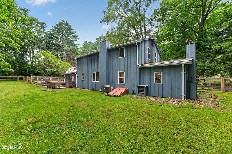 4th image of 5647 Lake Road