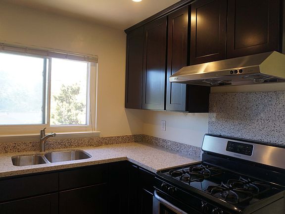 4th image of 31 Los Cerritos Dr