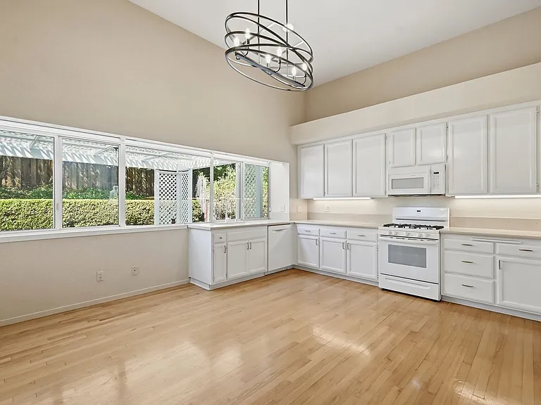 4125 Fireside Ct — Photo 12