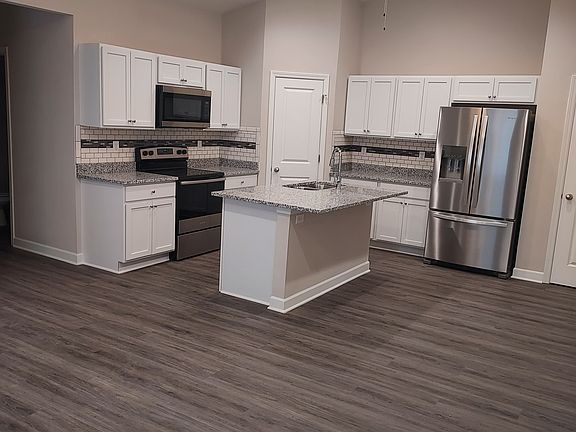 Kitchen and dining area.