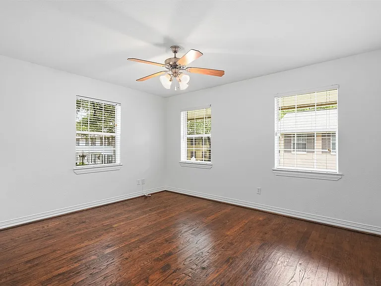 4723 Bradford Dr #B — Photo 19