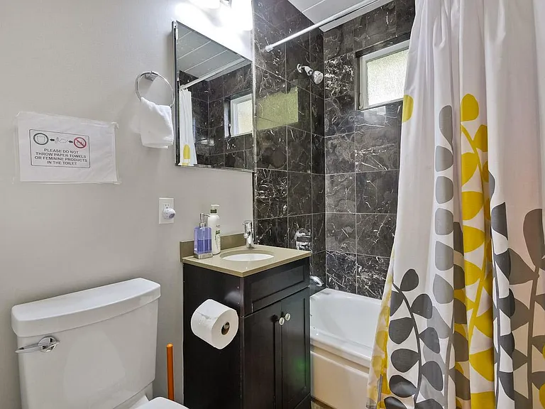 2538 Alvin St — Photo 12