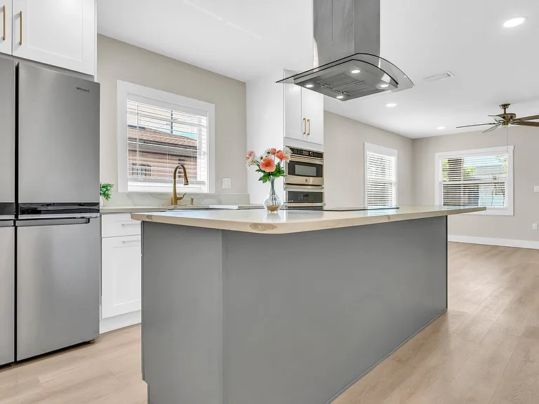 2906 W Nassau St — Photo 10