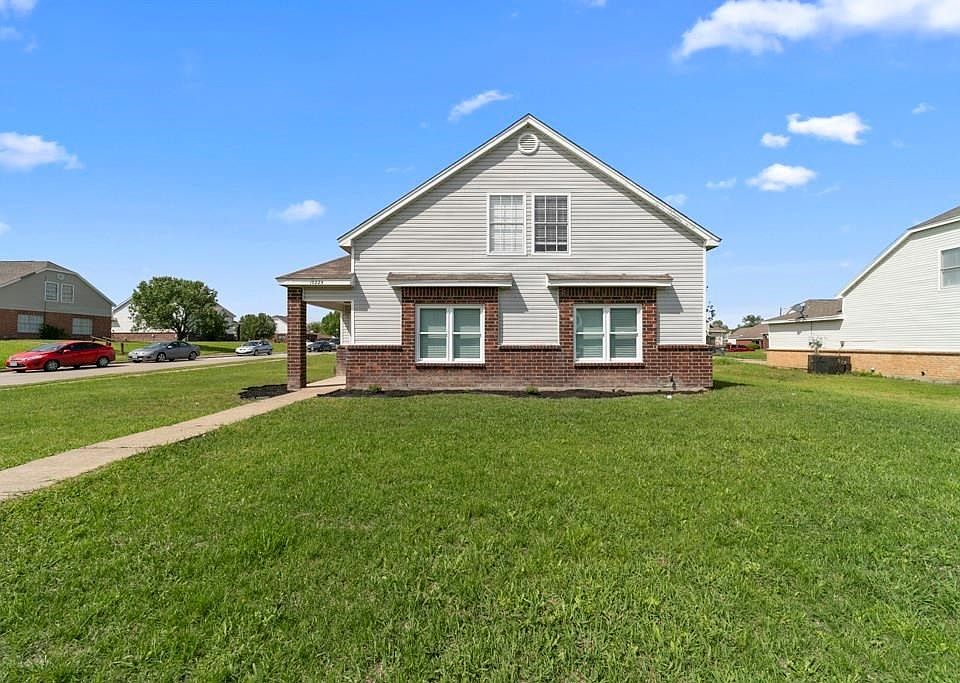 1st image of 10225 Pondwood Dr