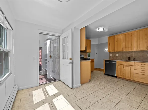 2710 Edgehill Avenue image 8 of 30