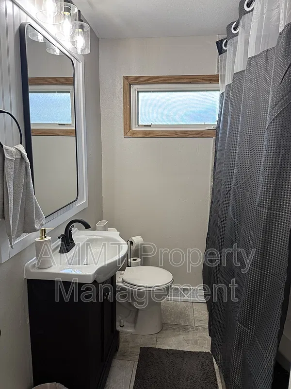 3 bed, 1.0 bath, $2,400 — Photo 4