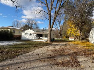 50020 Bog Rd, Van Buren Township, MI 48111