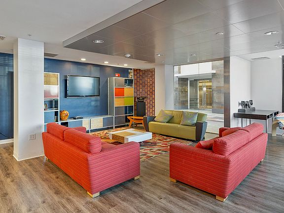 3rd image of 40 Locke St #1-712