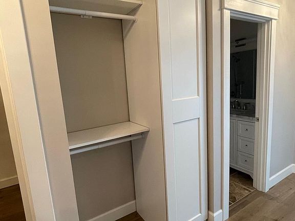 4th image of 515 Lake St S APT 303