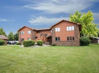 1774 S 34th St, Grand Forks, ND 58201