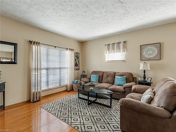 5th image of 524 Parkview Ave