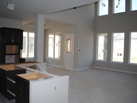 5th image of 12211 Mackinchan St