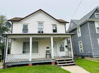 310 S Walnut Ave, Freeport, IL 61032