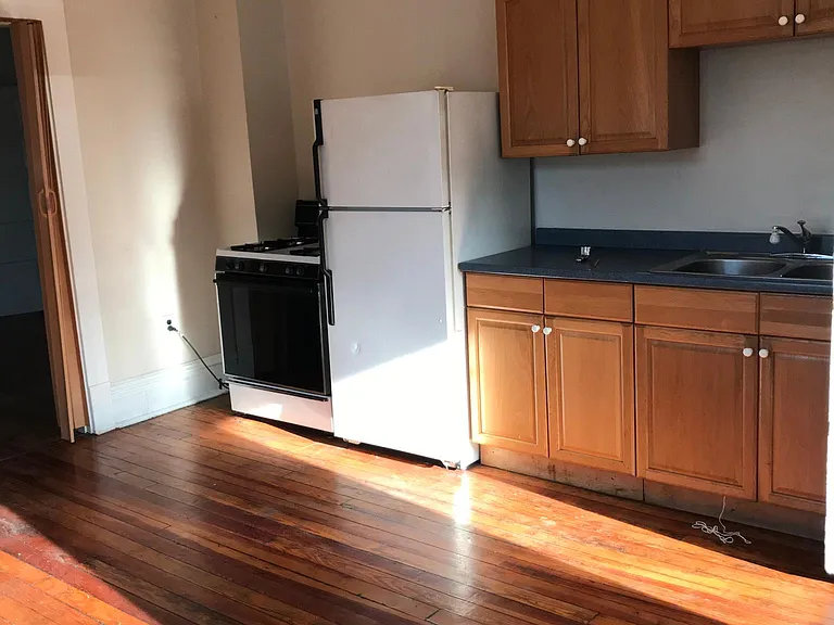 1317 Broadway Ave #2 — Photo 2