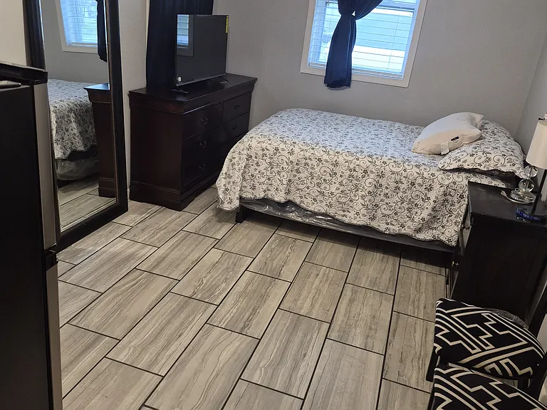 Poinciana Cir — Photo 1