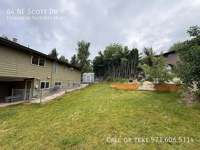 64 NE Scott Dr — Photo 51