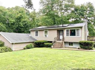 29 Glen Circle Dr, Gardiner, NY 12561