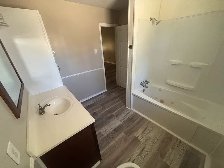 832 Sun Valley Rd — Photo 10