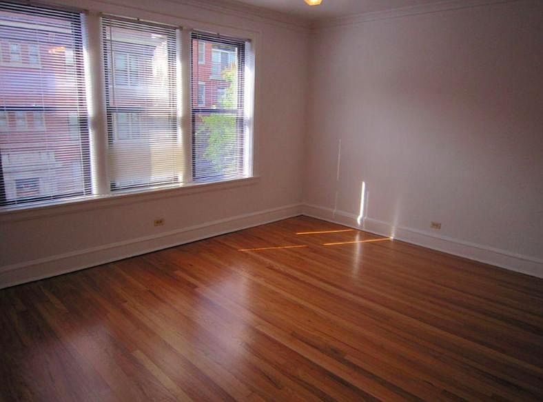 2nd image of 1480 W Byron St #3909-3