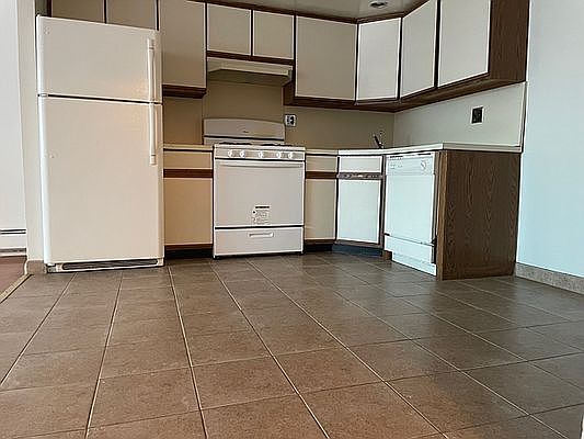 2nd image of 31-20 28th Rd #B
