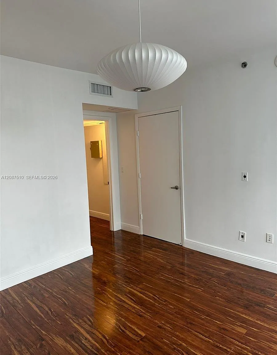 Iconbrickell Condo No 1 — Photo 4