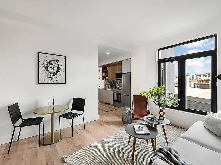 75 McGuinness Blvd #7B — Photo 2