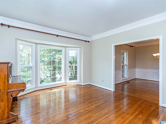 5th image of 912 Tall Pines Ln
