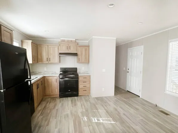 453 Shady Brook Hts #453, Greenwood, IN 46142