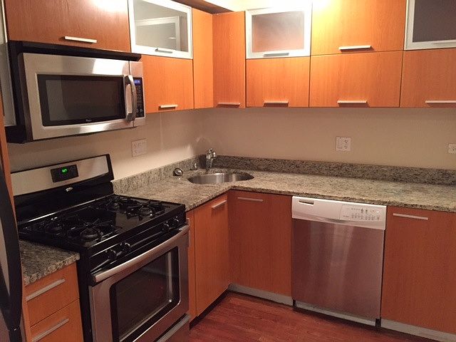 1st image of 6924 N Greenview Ave #Gd