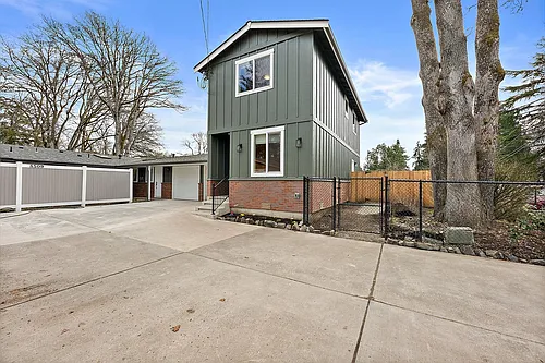 8511 Woodlawn Ave SW Photo 1