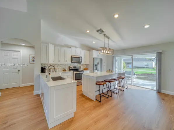 2847 SW 26th Pl, Cape Coral, FL 33914