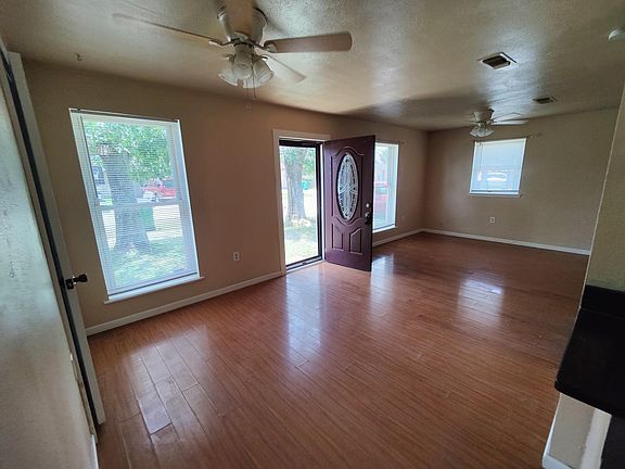 2nd image of 1137 Saint Ann St