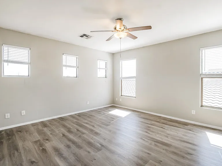 11809 W Hopi St — Photo 10