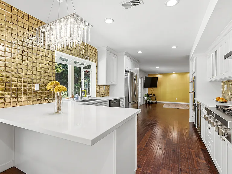 17092 Escalon Dr — Photo 10