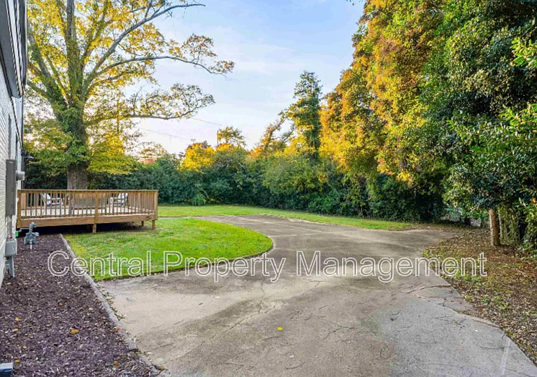101 Sunset Dr — Photo 32