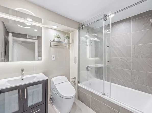 282 Nassau Avenue image 9 of 15