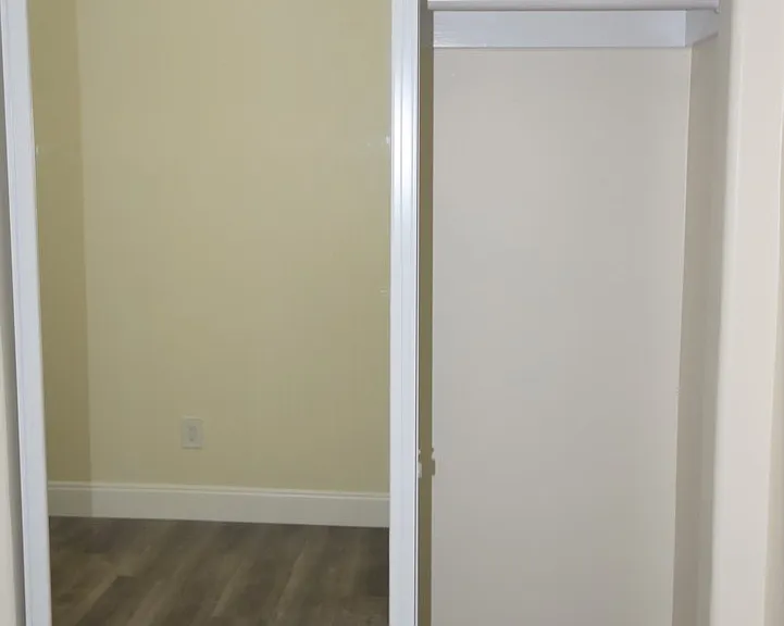 Los Robles Apartments — Photo 17