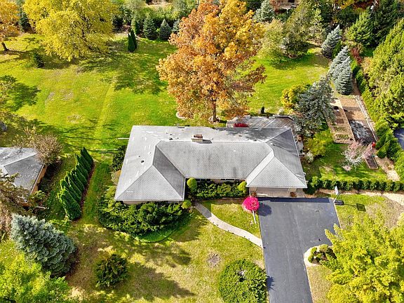 5th image of 1500 Christina Ln