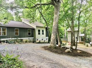 16 & 18 Cowan Ln, Fairview, NC 28730