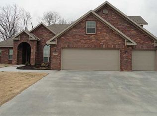 1270 Chattie Dr, Centerton, AR 72719