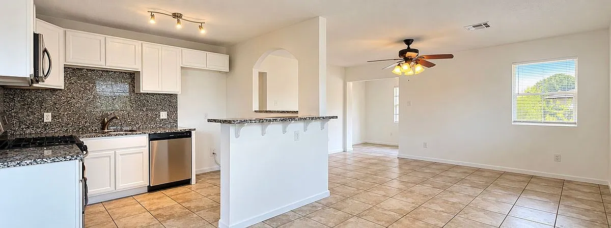 2 bed, 1.0 bath, 1200 sqft, $1,500 — Photo 3