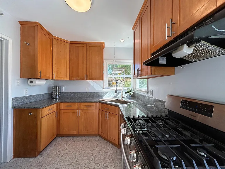 2190 Oregon Ave — Photo 49