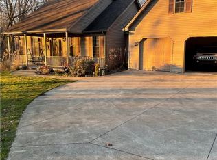 3115 Lovers Ln, Ravenna, OH 44266