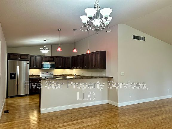 2nd image of 1420 School House Ln