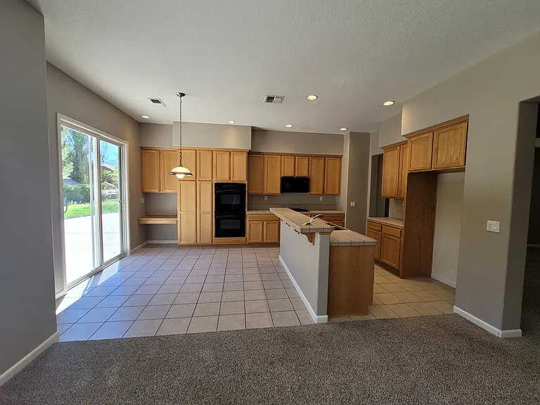 2770 Beach River Dr — Photo 4