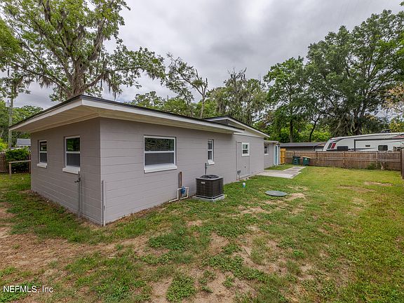 5th image of 2829 HILLRIDGE Lane W