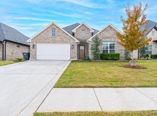 200 Pont Neuf Ct, Edmond, OK 73034