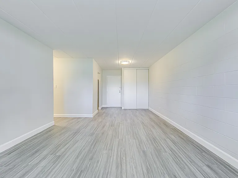 242 Linwell Rd — Photo 13