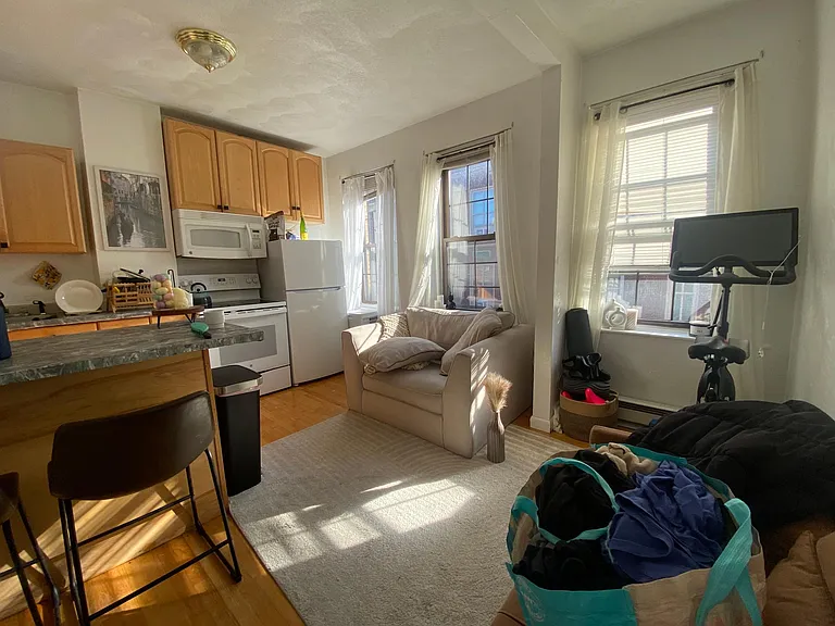 9 Charter St #3 — Photo 2